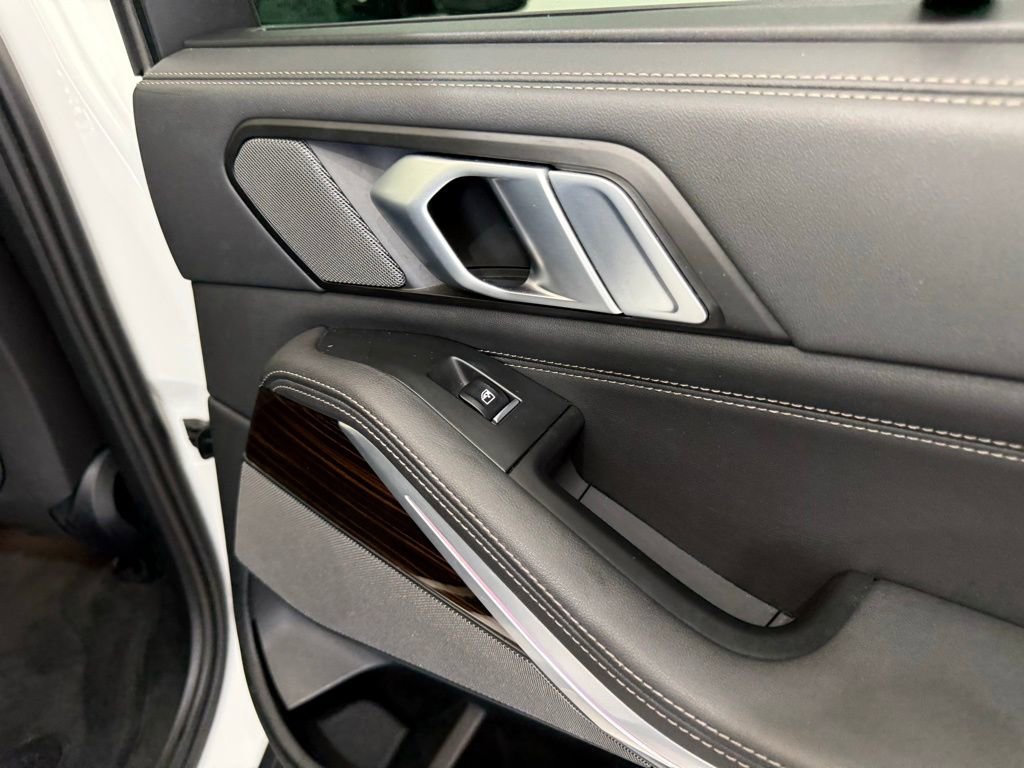 Used 2025 BMW X5 xDrive40i image 29