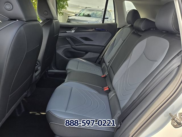 New 2026 Volkswagen Tiguan SE FWD image 7