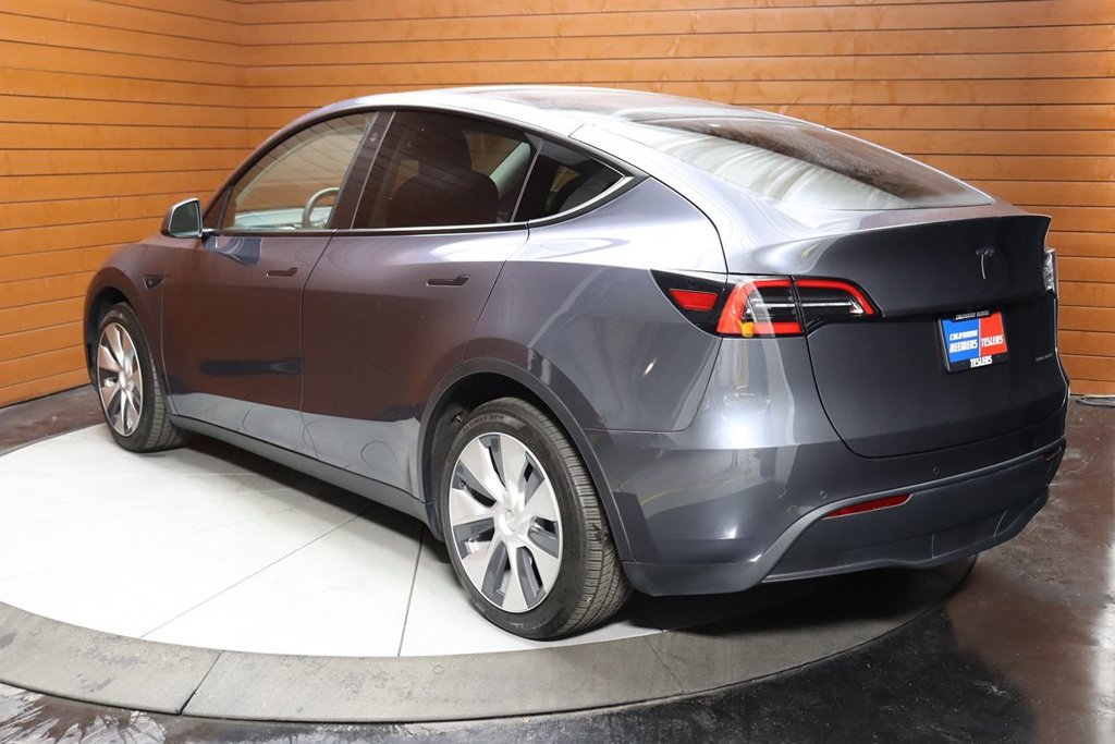 Used 2023 Tesla Model Y Long Range AWD/4WD image 9
