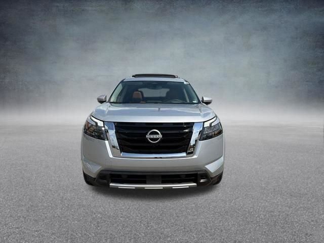 Used 2025 Nissan Pathfinder Platinum w/ Cargo Package AWD/4WD image 17