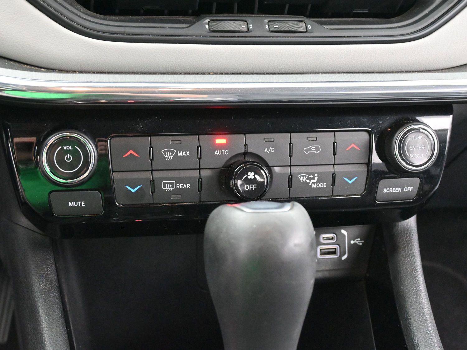 Used 2022 Jeep Compass Limited image 22