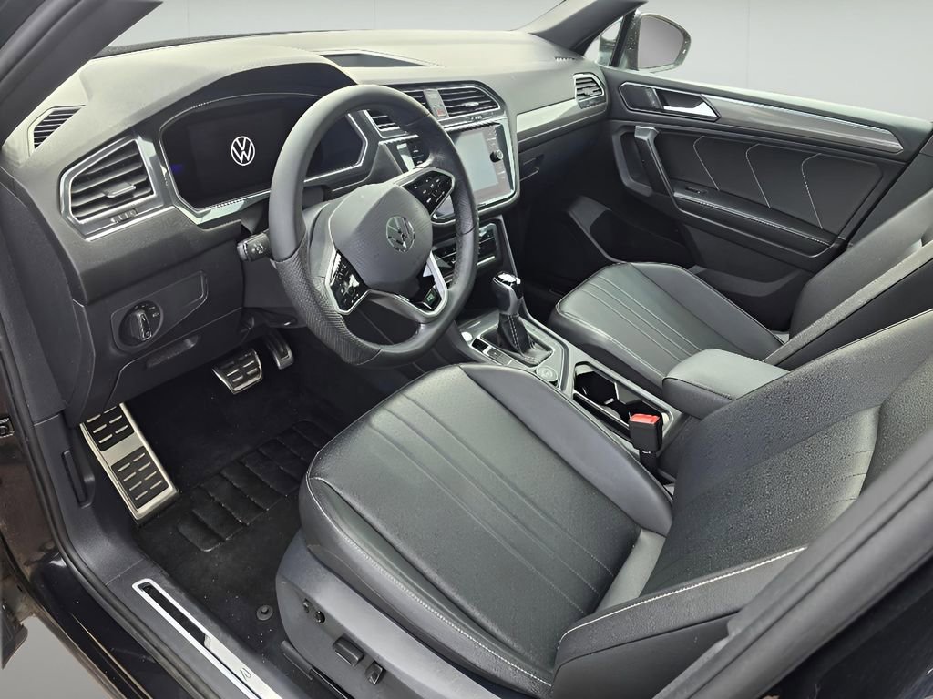 Used 2022 Volkswagen Tiguan SE R-Line image 21