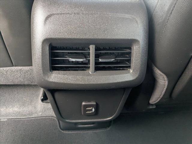 Used 2023 GMC Terrain SLT image 17