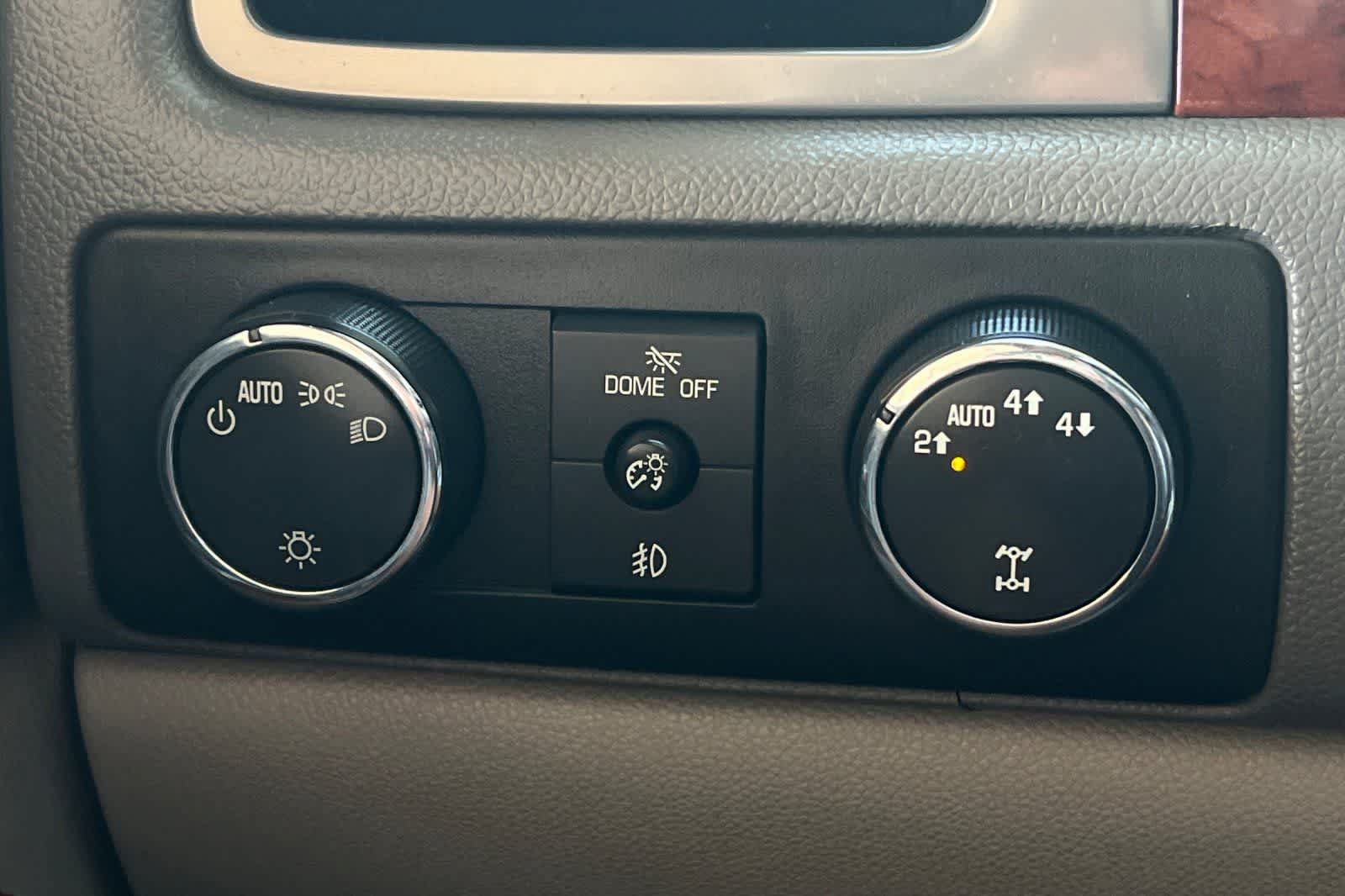 Used 2012 Chevrolet Tahoe LTZ AWD/4WD image 33
