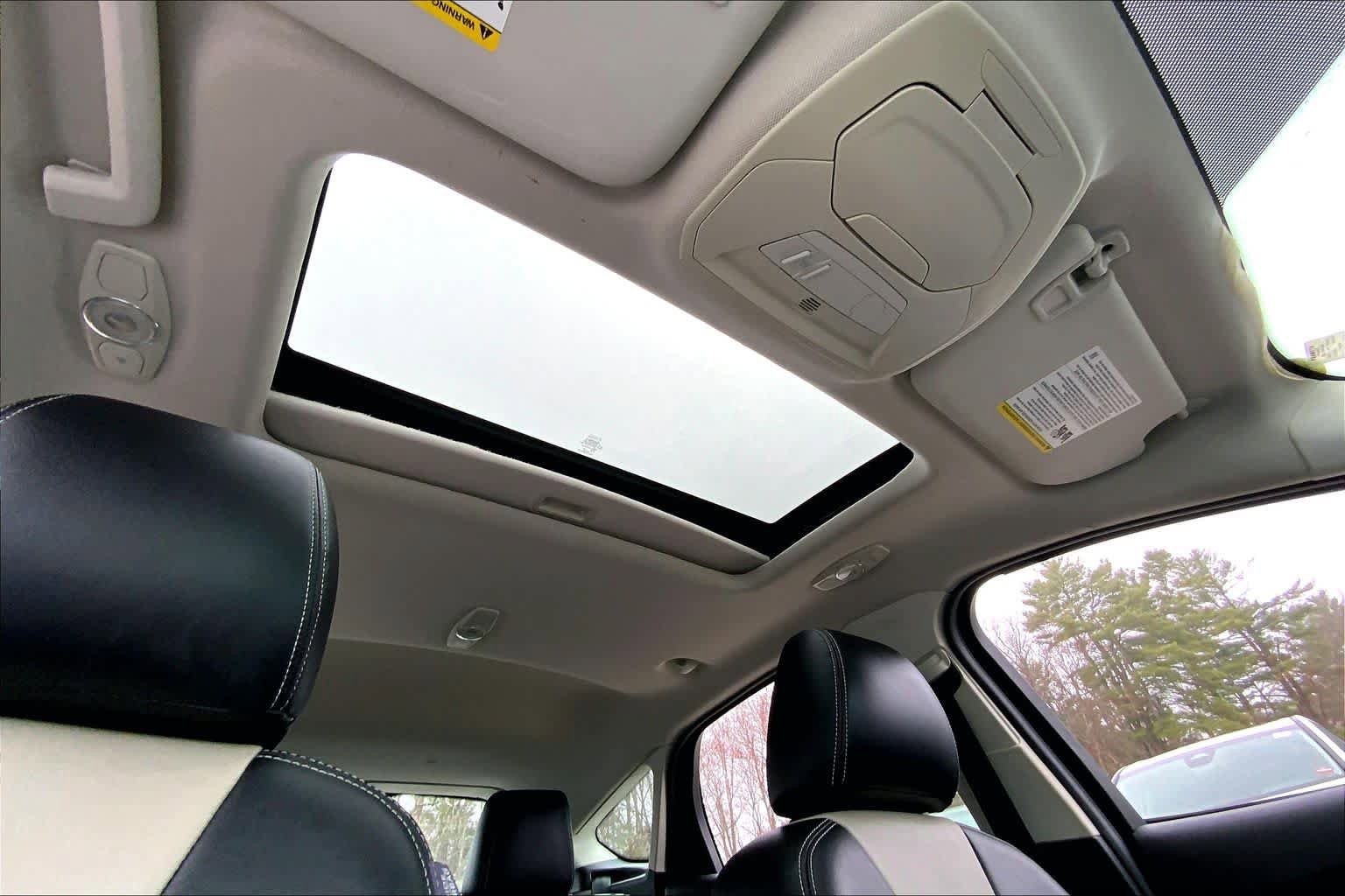 Used 2014 Ford Focus SE w/ SE Sport Package FWD image 14