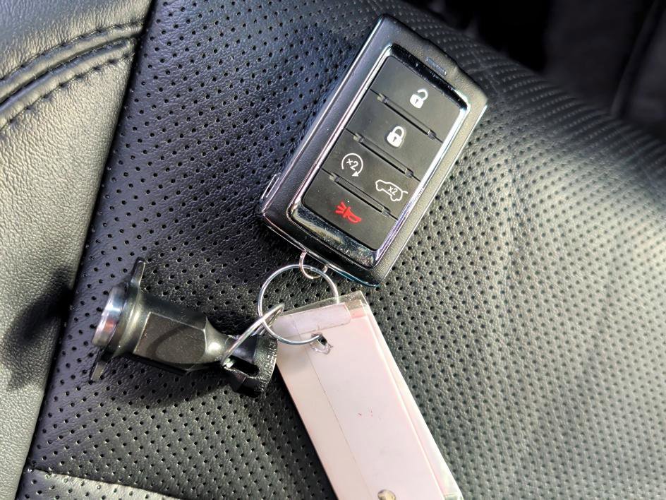 Used 2022 Jeep Wagoneer Series II w/ Flexible Seating Group image 30