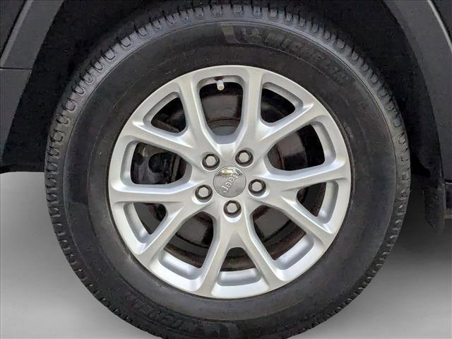 Used 2017 Jeep Cherokee Latitude w/ Trailer Tow Group image 22