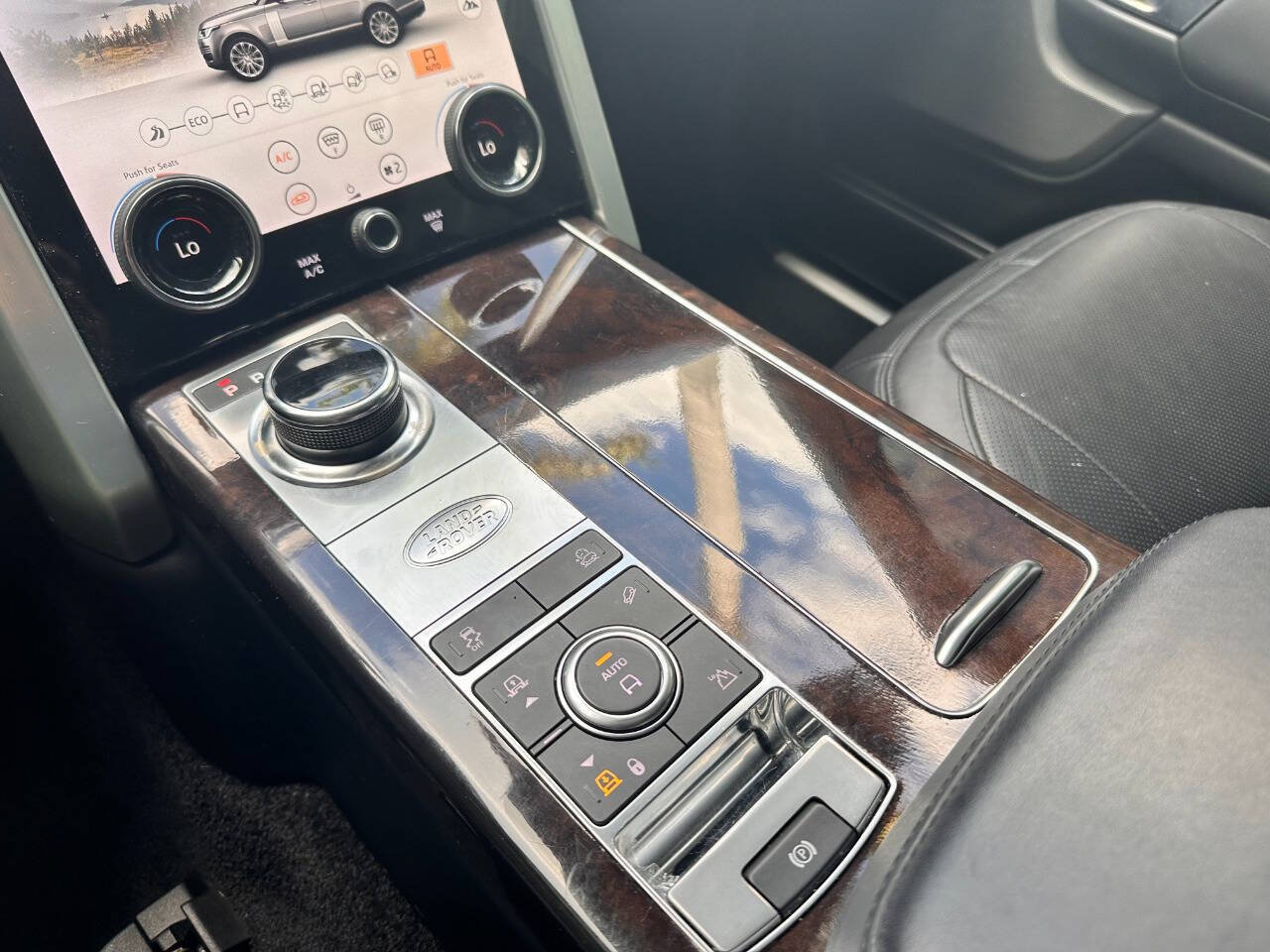 Used 2019 Land Rover Range Rover Long Wheelbase Supercharged image 18