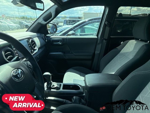 Used 2022 Toyota Tacoma TRD Off-Road image 20