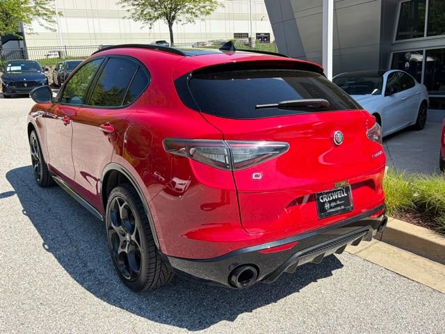 Used 2024 Alfa Romeo Stelvio AWD image 5