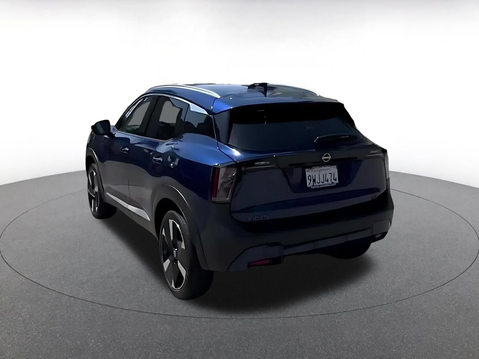 Used 2026 Nissan Kicks SR FWD image 12