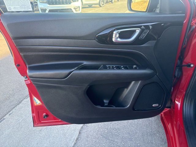 Certified 2022 Jeep Compass Limited w/ (RED) Package image 11