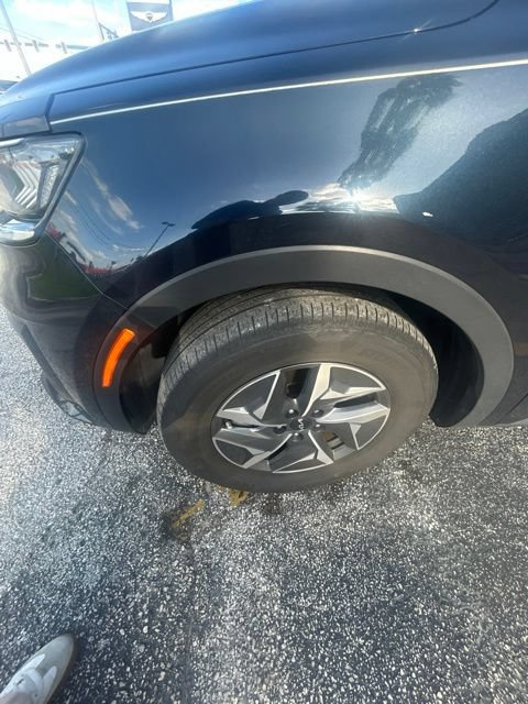 Used 2023 Kia Sorento EX w/ Panoramic Sunroof Package FWD image 8