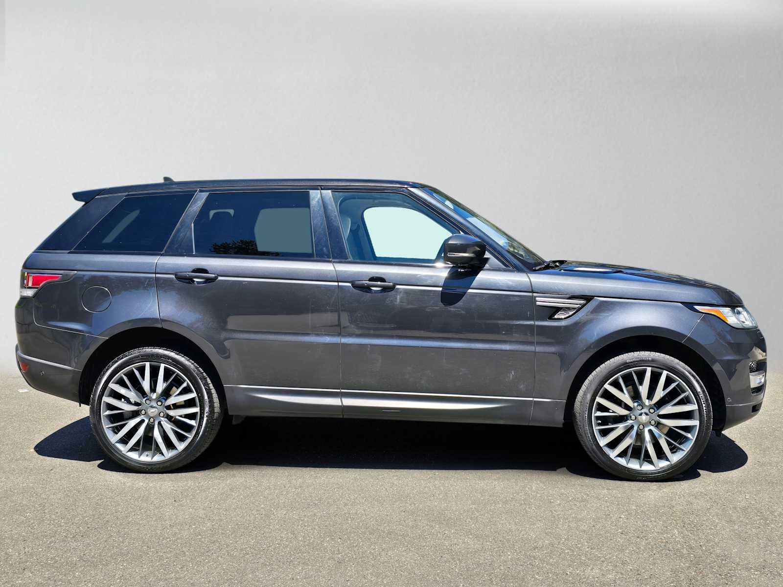 Used 2016 Land Rover Range Rover Sport HSE AWD/4WD image 2