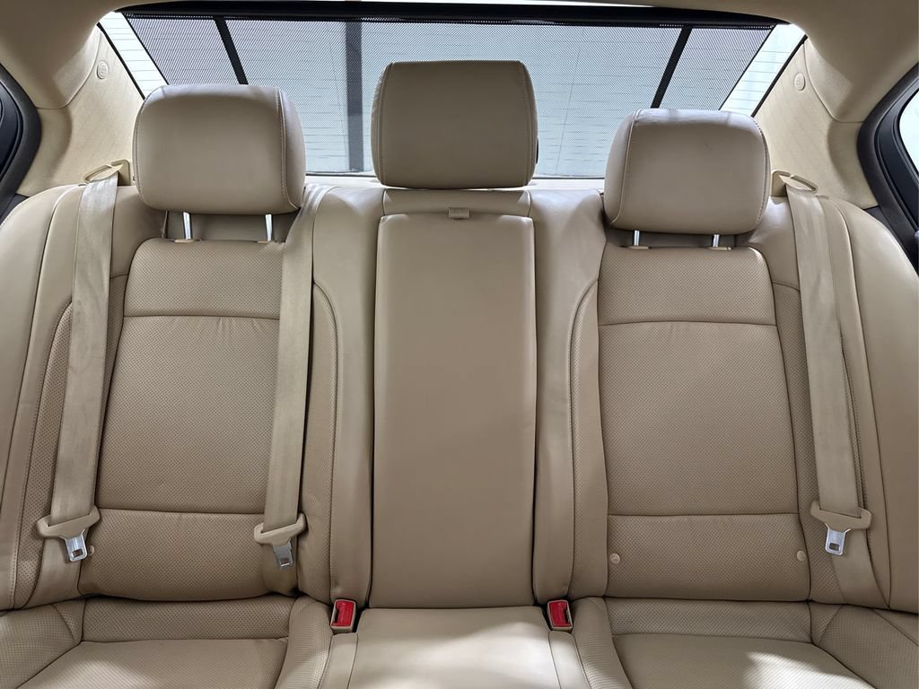 Used 2012 Hyundai Genesis 3.8 w/ Premium Pkg RWD image 32