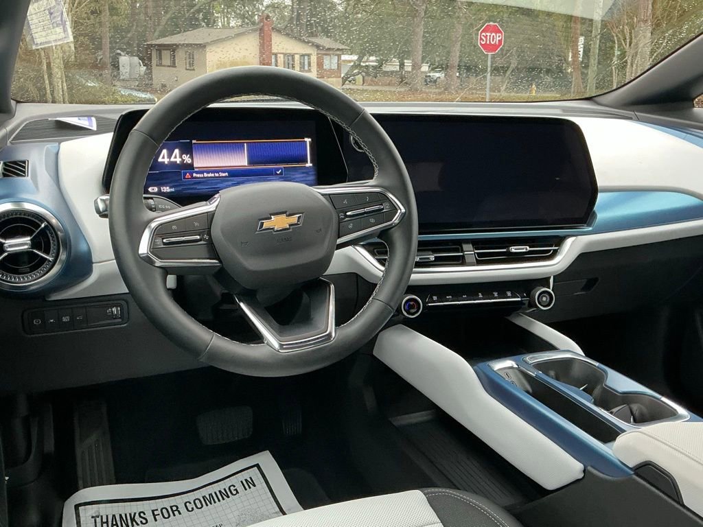 Used 2025 Chevrolet Equinox EV LT image 26