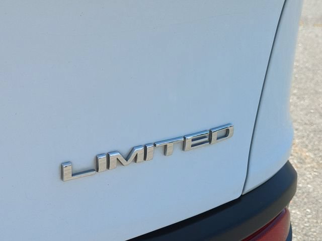 Used 2018 Jeep Cherokee Limited AWD/4WD image 36