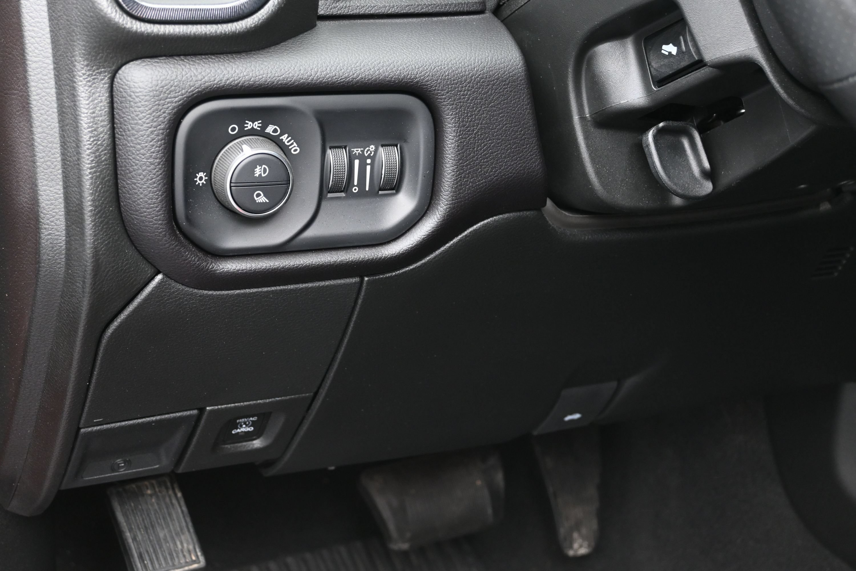 Used 2024 RAM 2500 Rebel AWD/4WD image 23