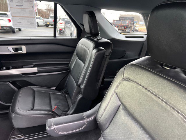 Certified 2023 Ford Explorer Limited w/ Equipment Group 301A AWD/4WD image 31