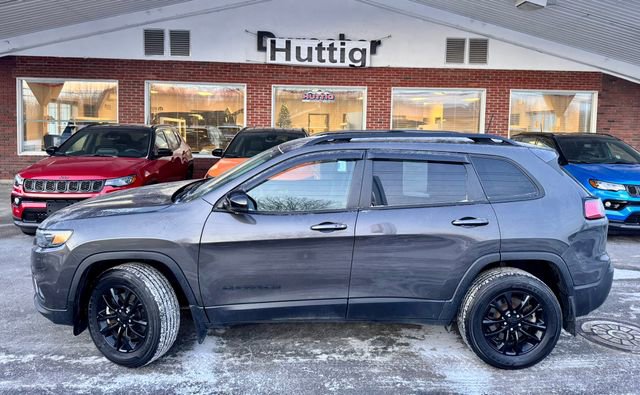 Used 2023 Jeep Cherokee Altitude Lux w/ Mopar Interior Package image 2