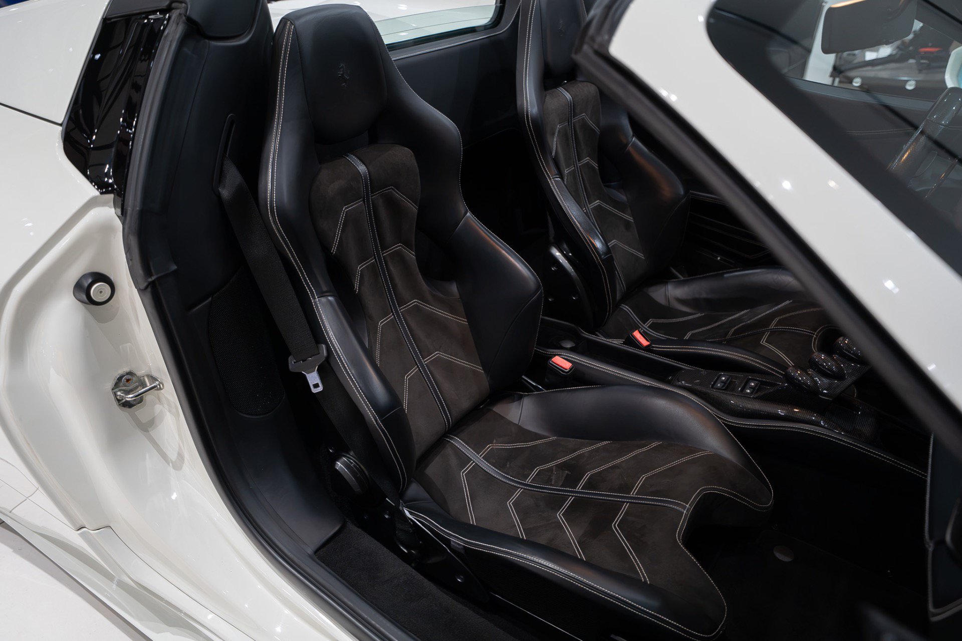 Used 2013 Ferrari 458 Spider RWD image 26