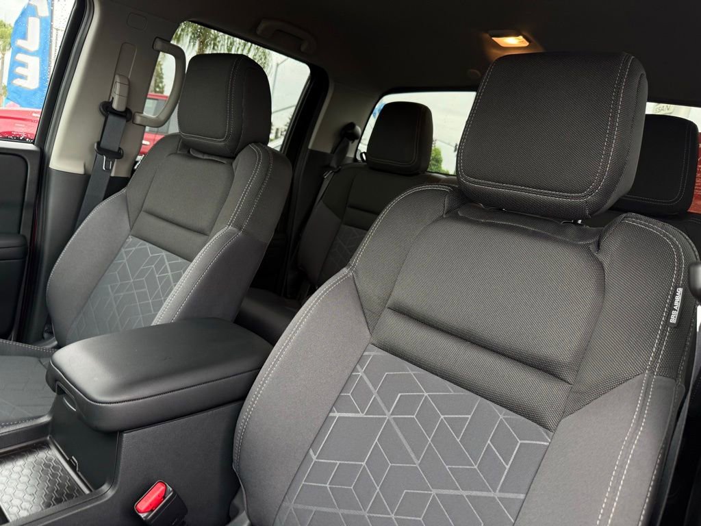 Certified 2025 Nissan Frontier SV RWD image 15