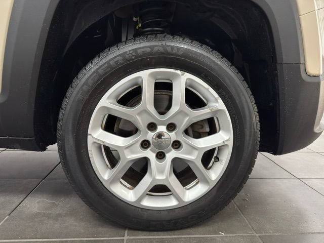 Used 2015 Jeep Renegade Latitude w/ Trailer Tow Group AWD/4WD image 24