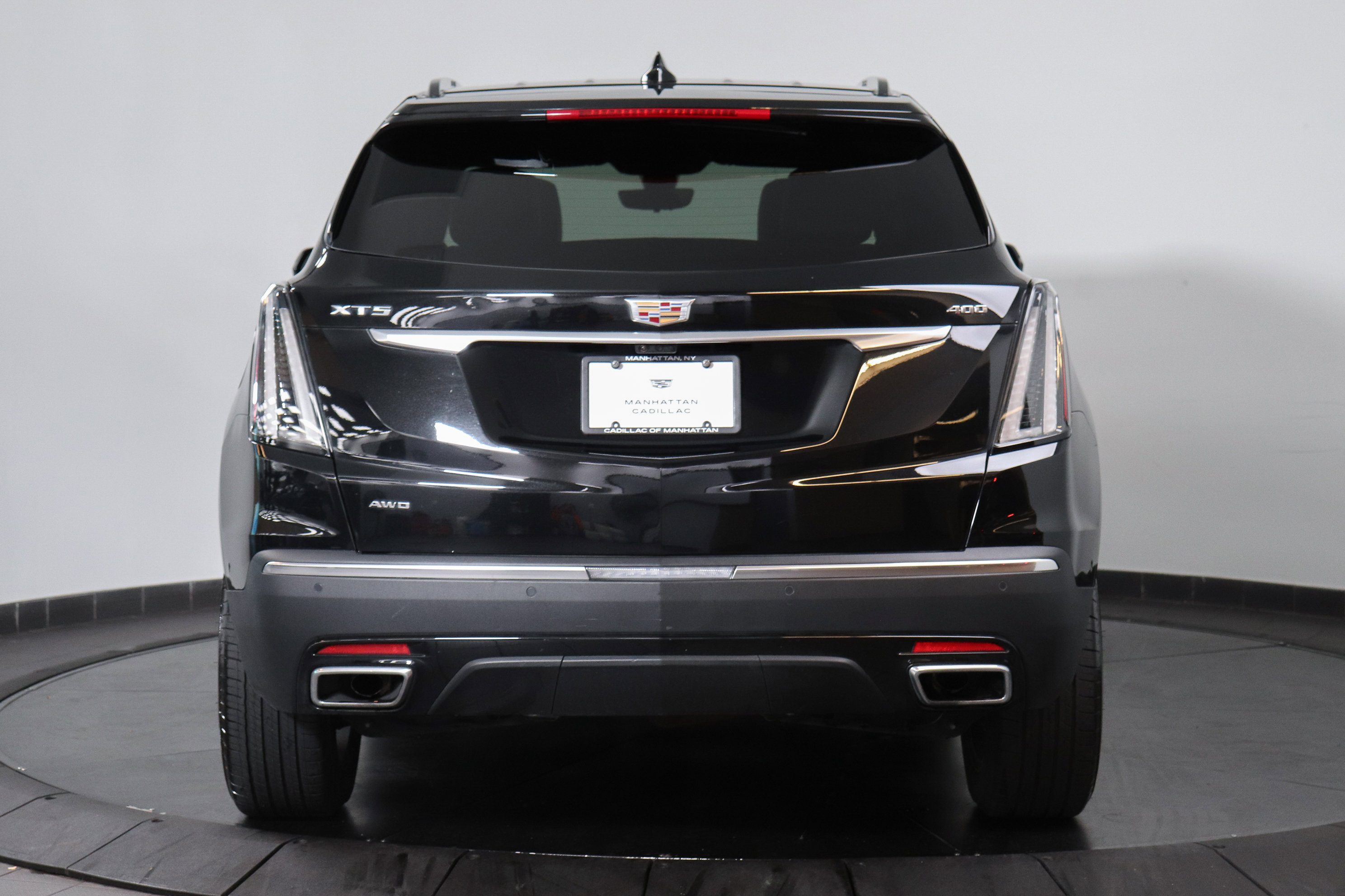 Used 2023 Cadillac XT5 Sportv w/ Technology Package image 4