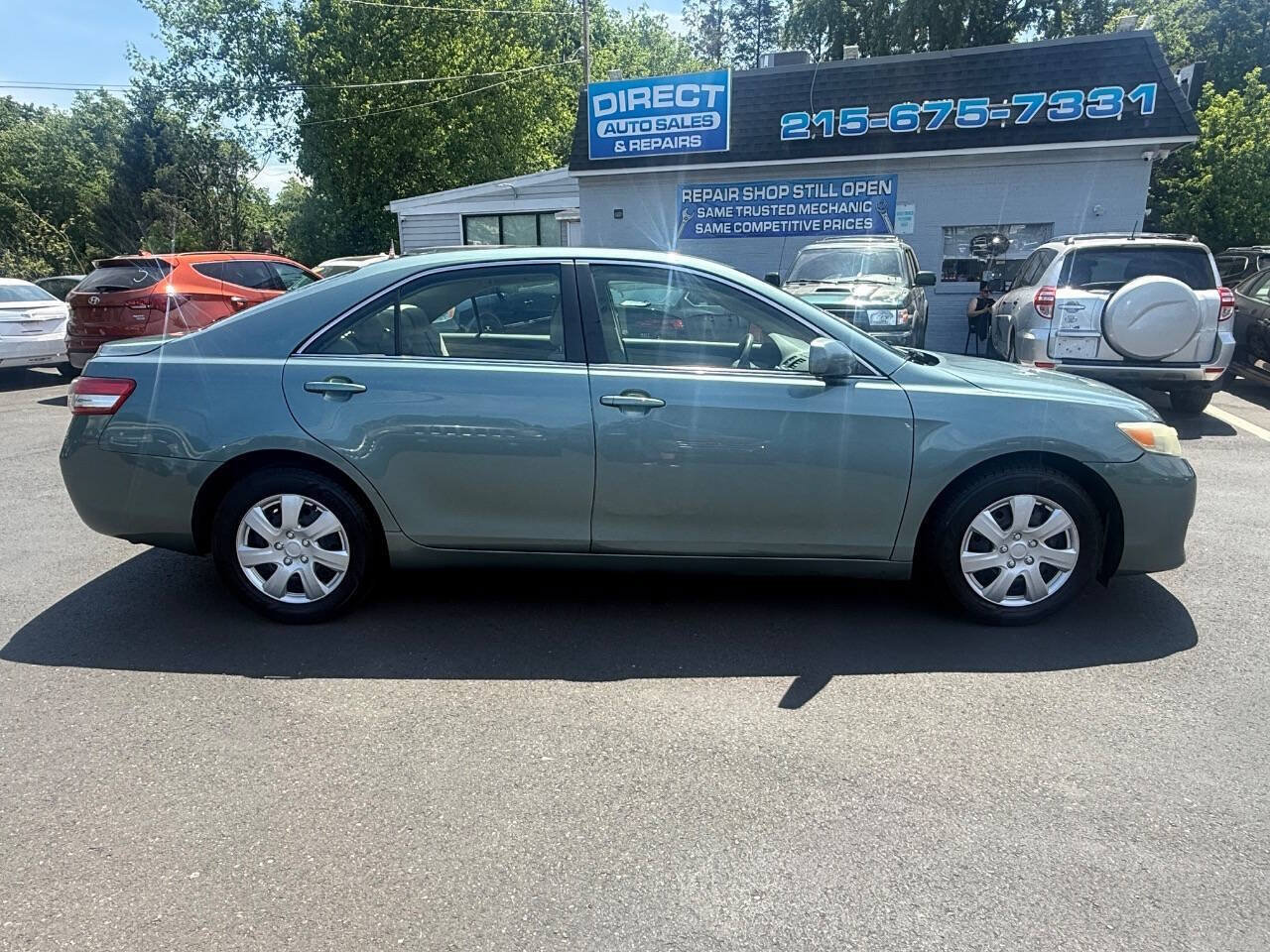 Used 2010 Toyota Camry LE FWD image 12
