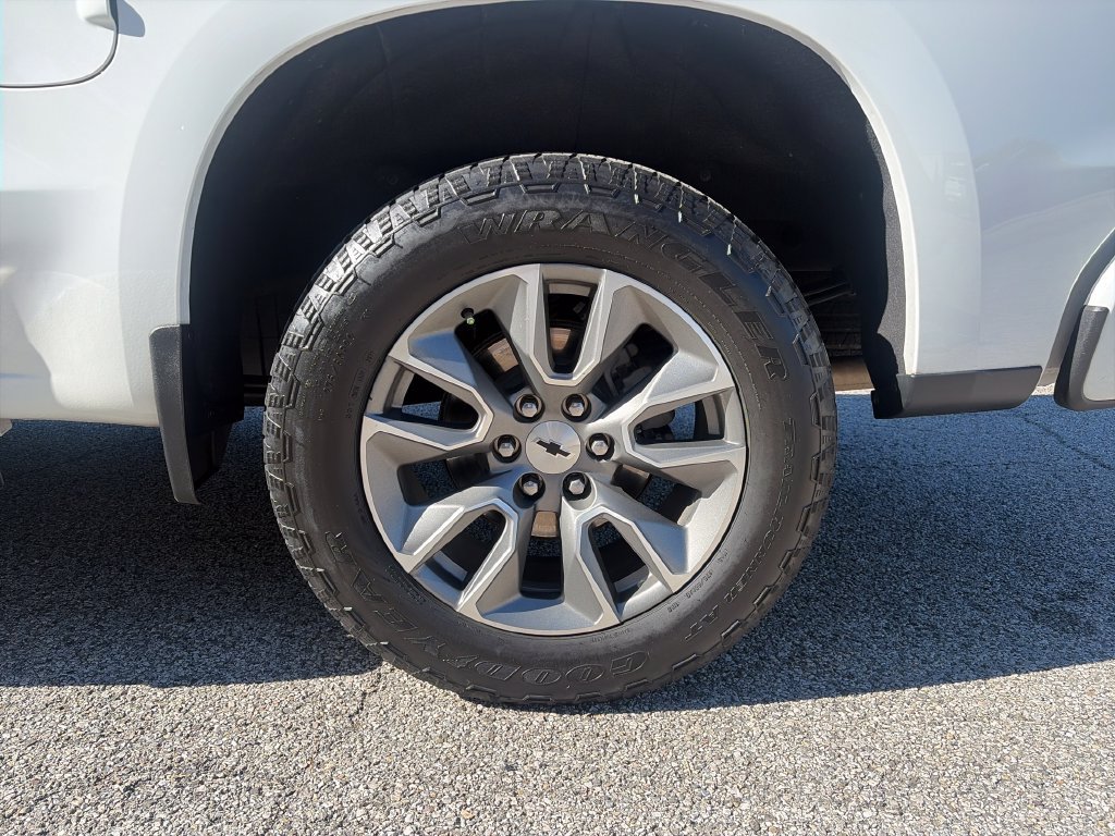Used 2021 Chevrolet Silverado 1500 RST AWD/4WD image 40