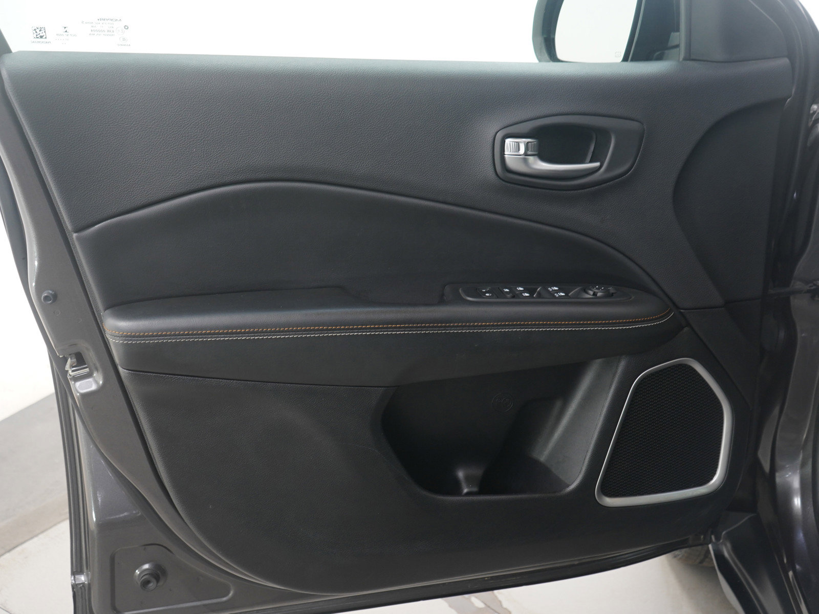 Used 2018 Jeep Compass Latitude w/ Popular Equipment Group image 21