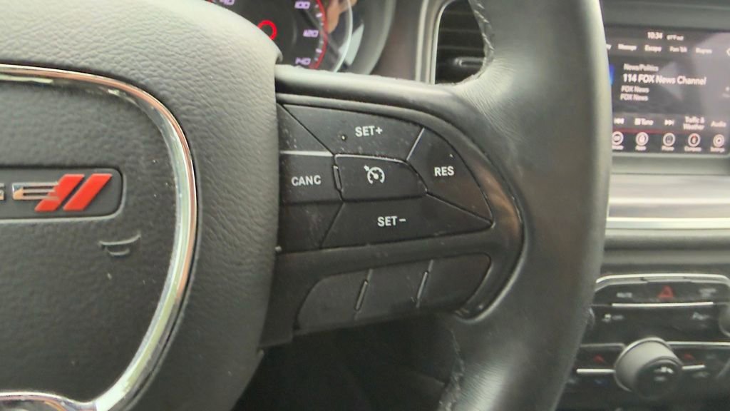 Used 2018 Dodge Charger SXT RWD image 10