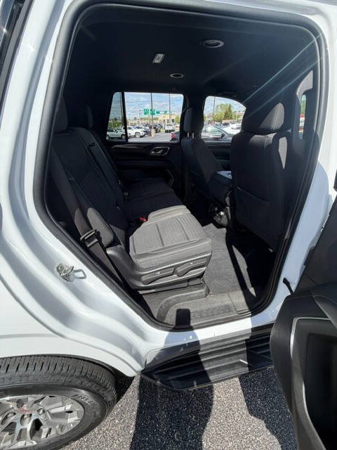 Used 2022 GMC Yukon SLE w/ Gmc Pro Safety Plus Package AWD/4WD image 15