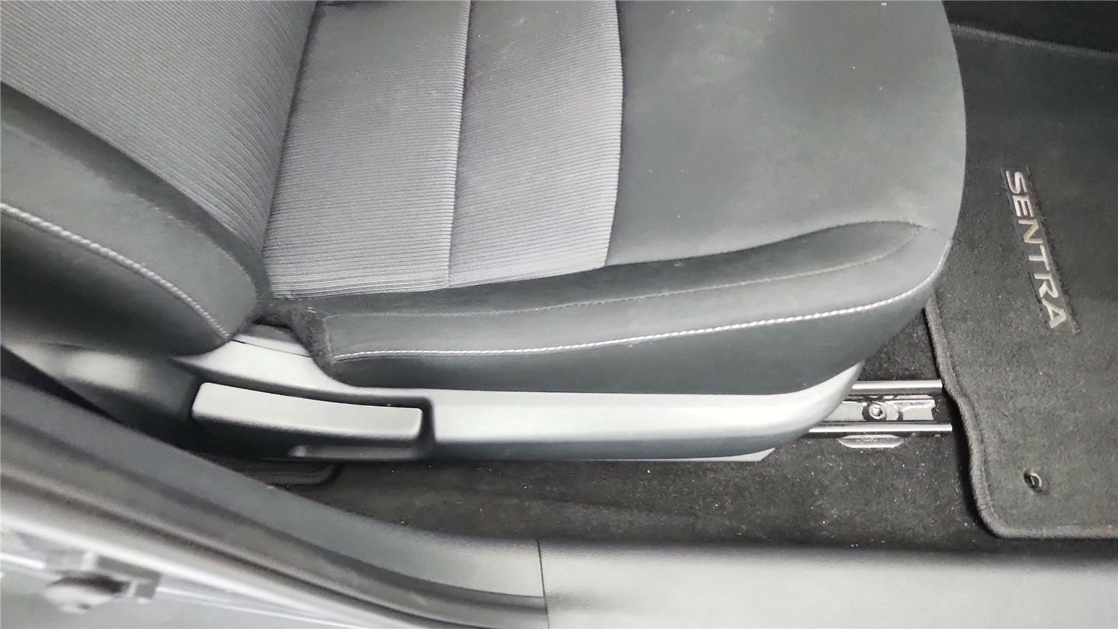 Used 2024 Nissan Sentra SV image 32