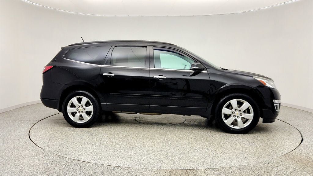 Used 2017 Chevrolet Traverse LT w/ Style and Technology Package AWD/4WD image 4