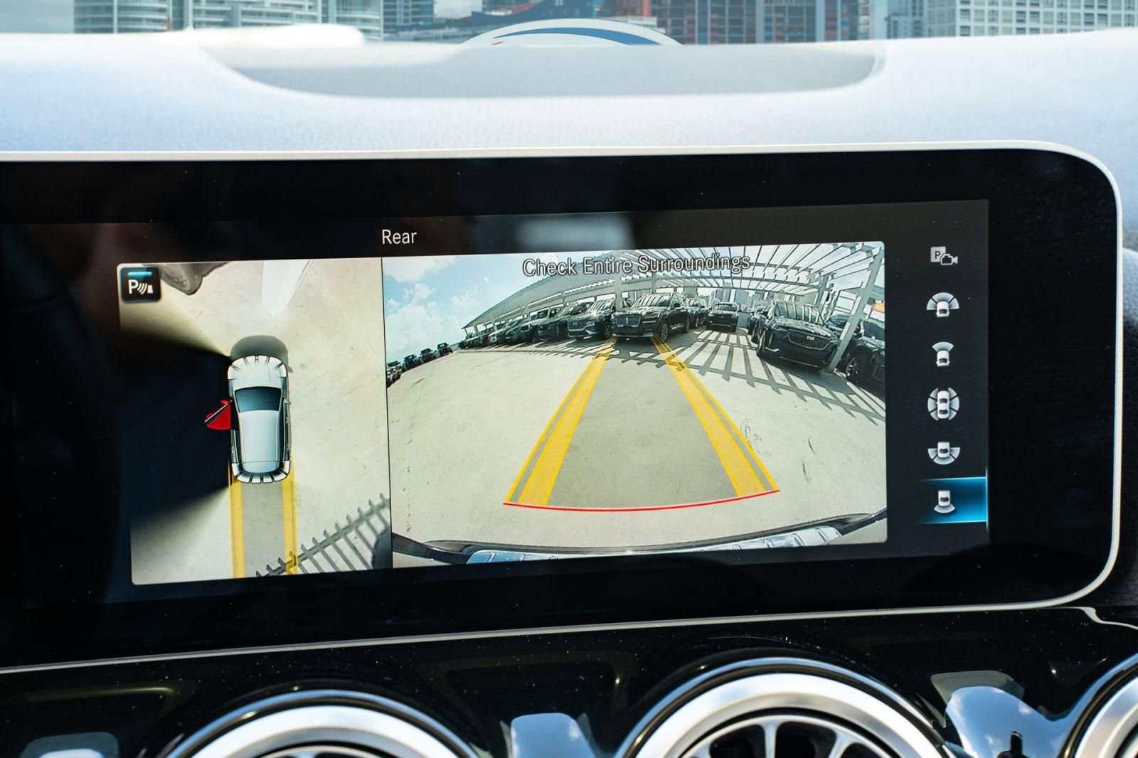 Used 2021 Mercedes-Benz GLA 250 w/ Premium Package image 34