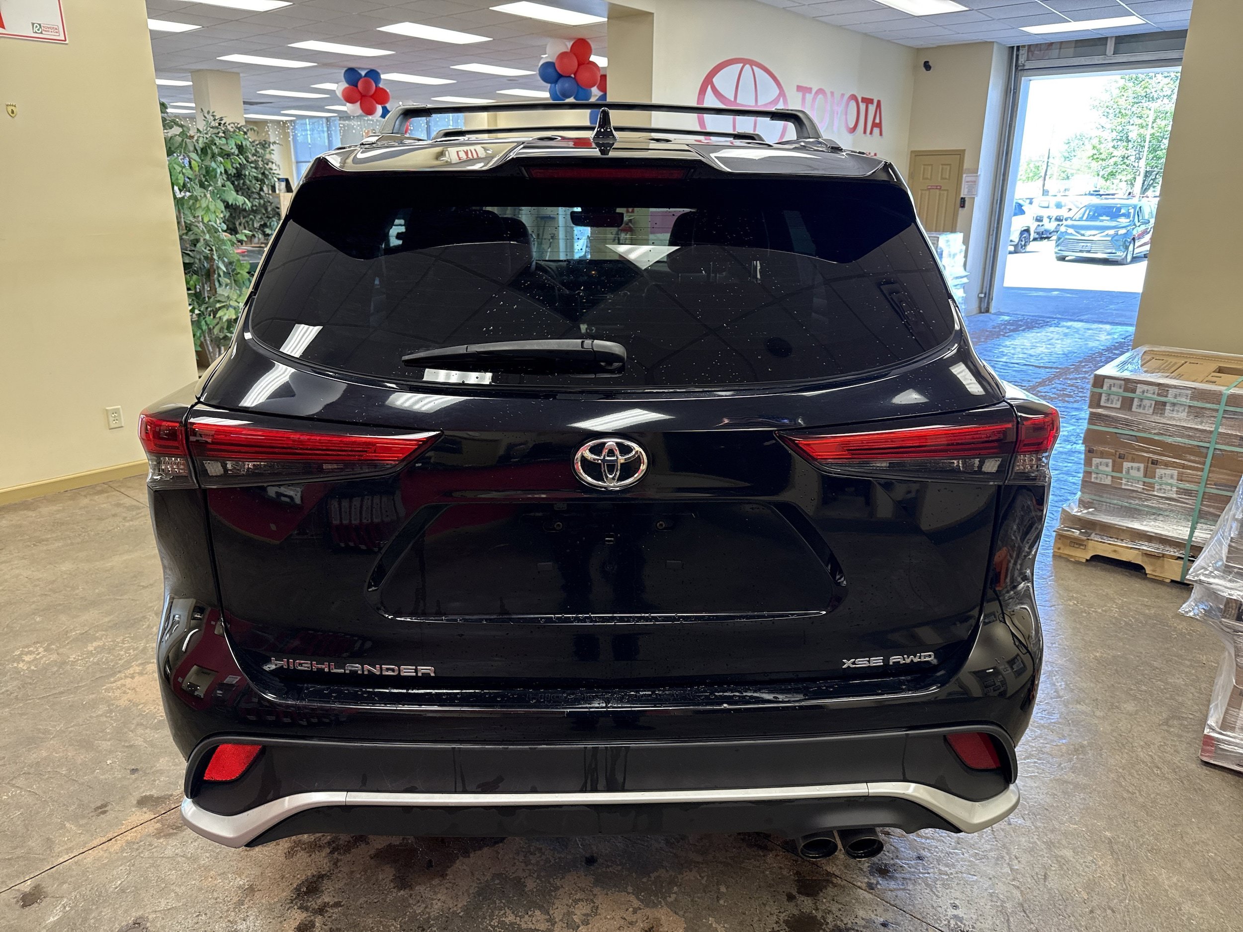 Used 2023 Toyota Highlander XSE AWD/4WD image 9