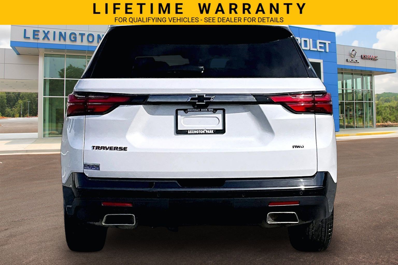 Used 2023 Chevrolet Traverse Premier w/ Redline Edition AWD/4WD image 4