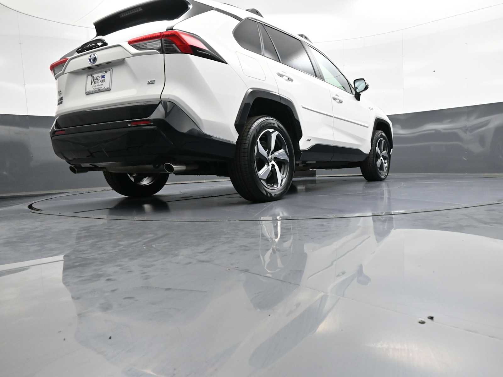 Used 2023 Toyota RAV4 SE w/ Weather & Moonroof Package AWD/4WD image 31