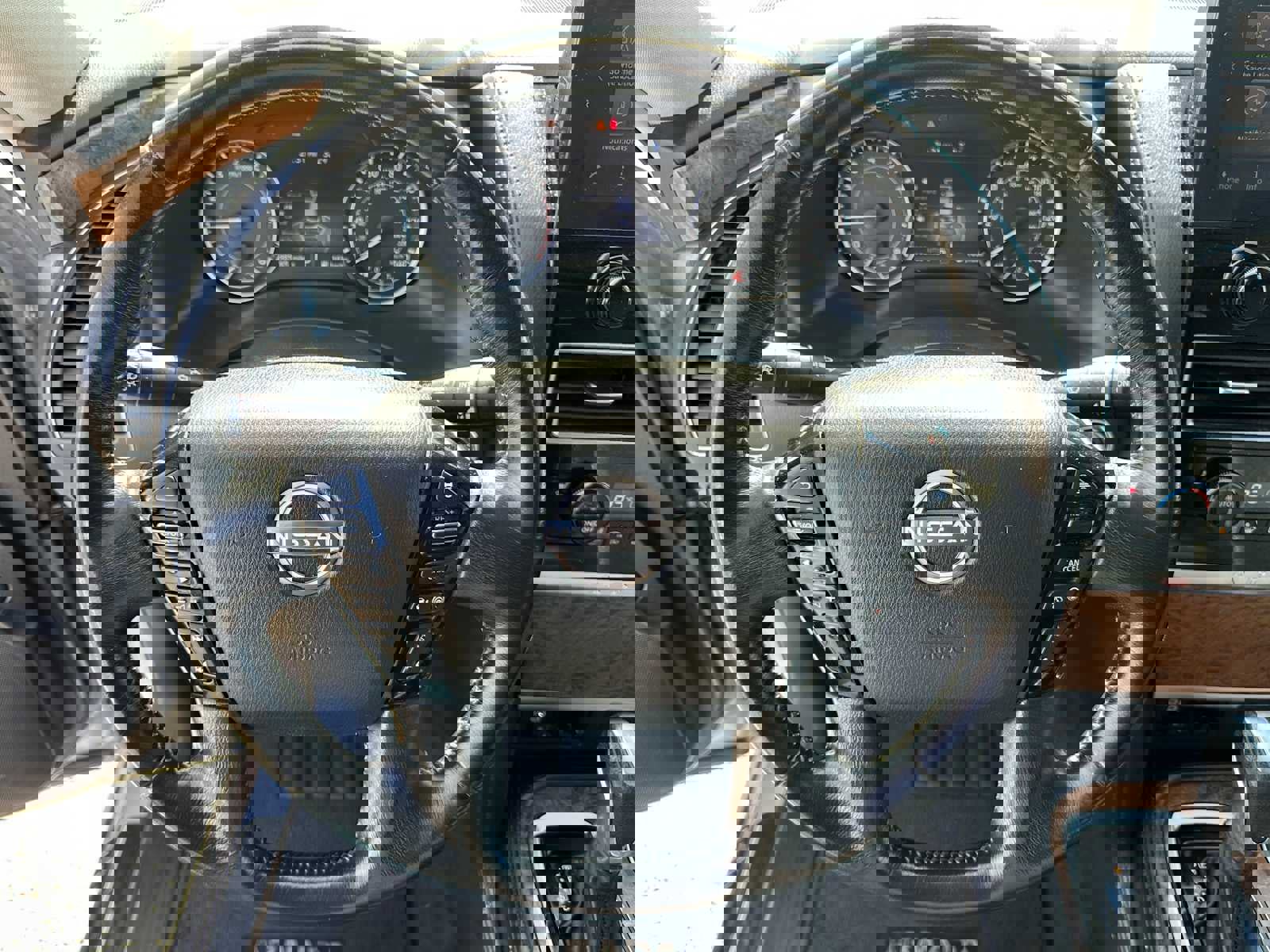 Used 2021 Nissan Armada SL w/ Captain's Chairs Package image 25