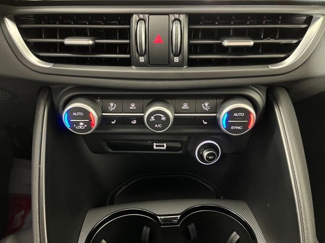 Used 2025 Alfa Romeo Giulia AWD w/ Veloce Package AWD image 36