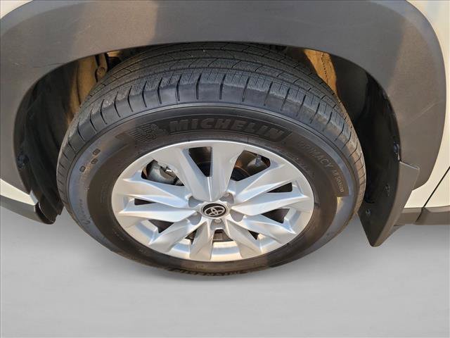 Used 2024 Toyota Corolla Cross LE FWD image 9