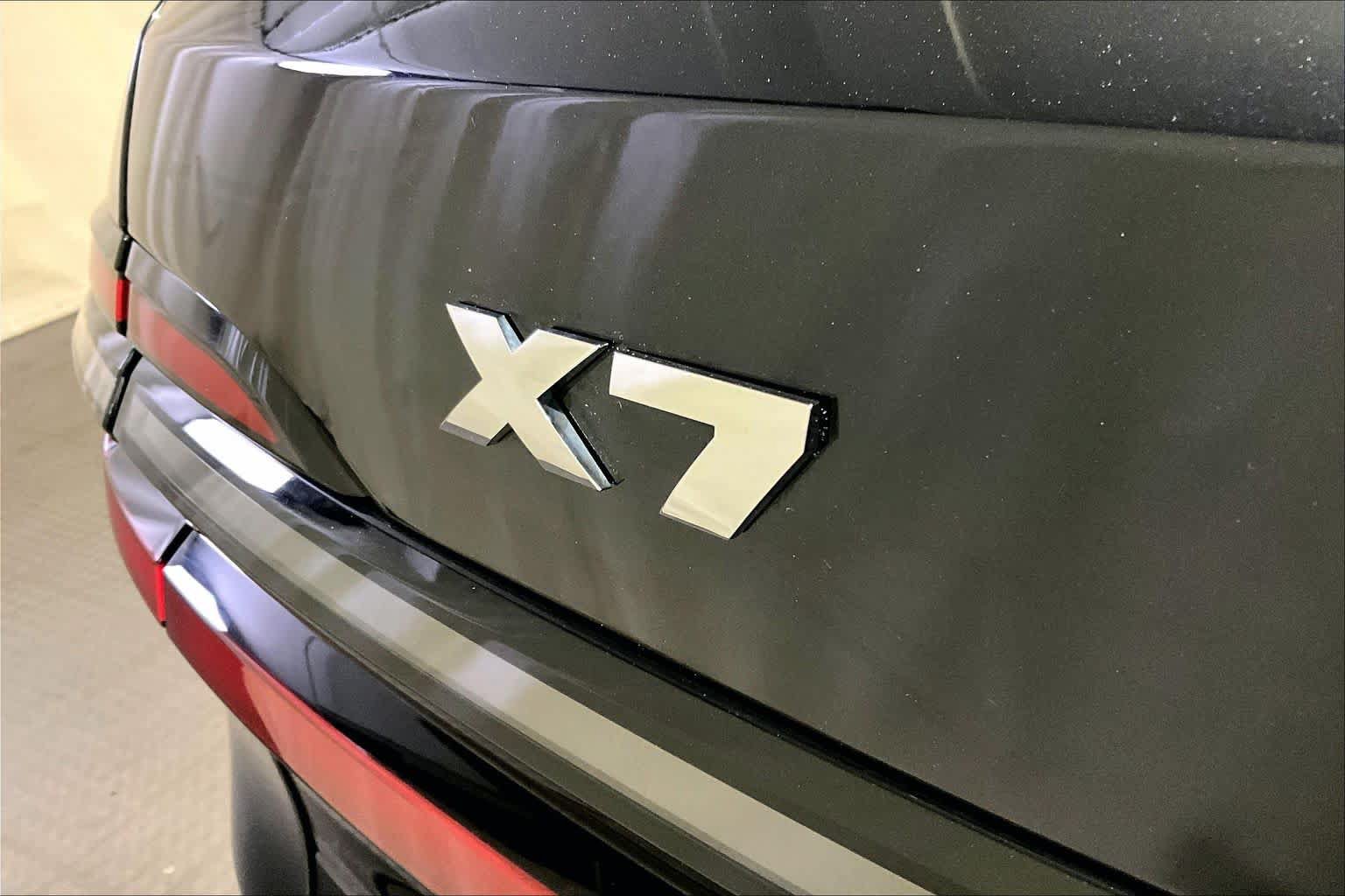 Certified 2025 BMW X7 M60i AWD/4WD image 9