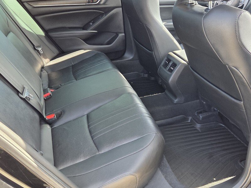 Used 2020 Honda Accord Touring image 17
