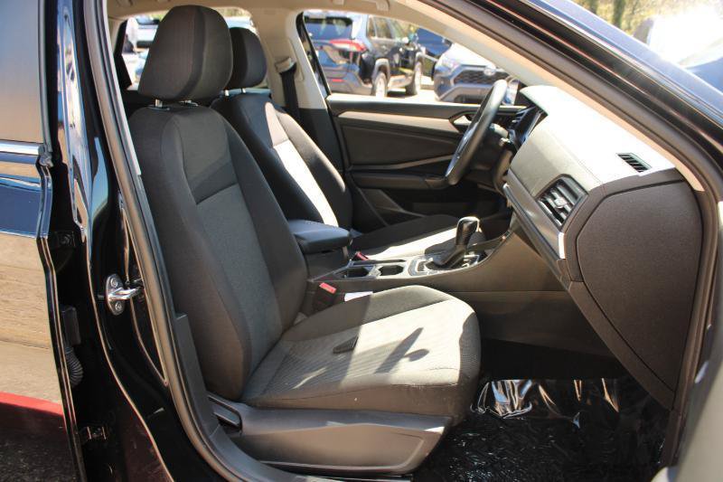 Used 2021 Volkswagen Jetta R-Line FWD image 10
