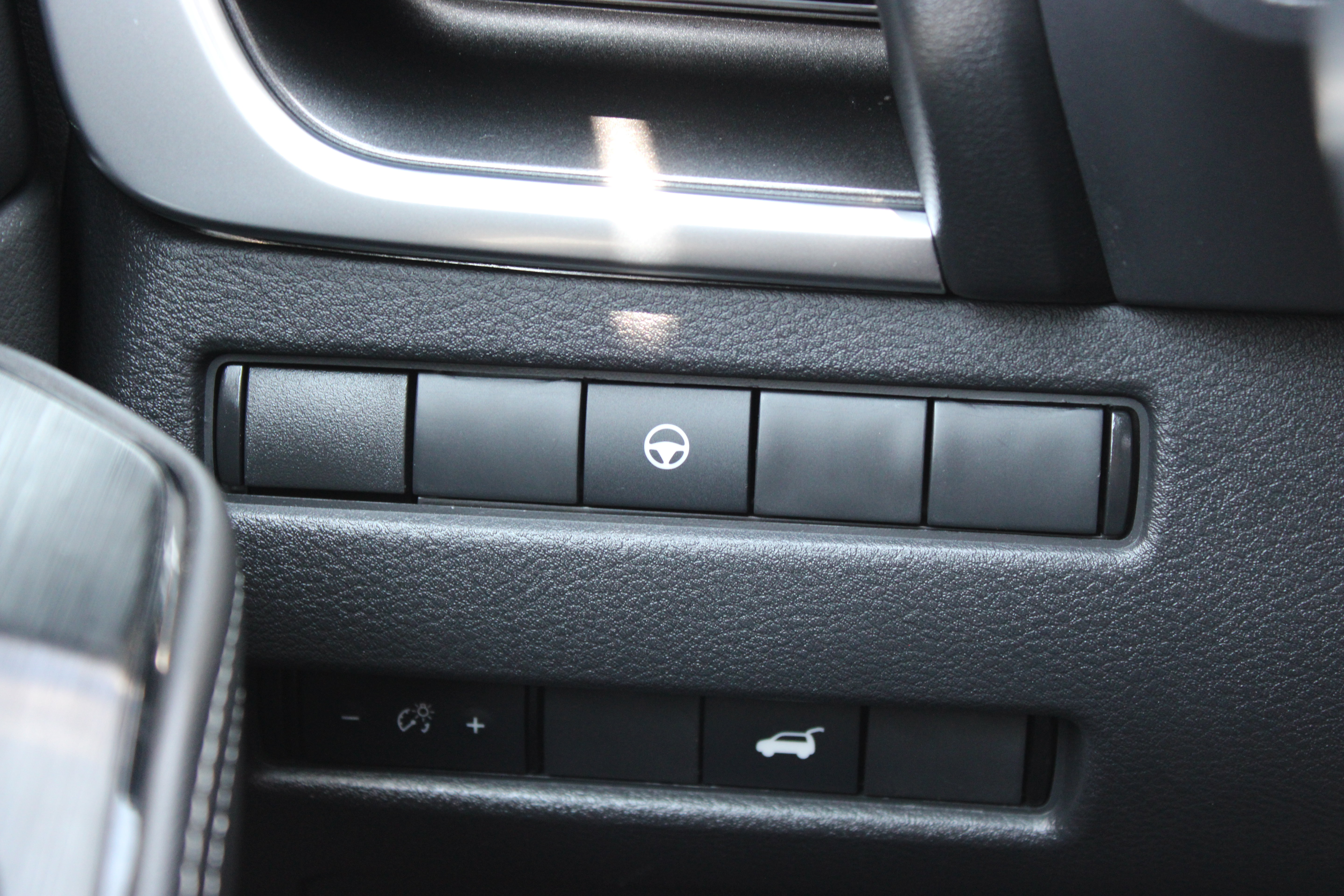 Certified 2023 Nissan Rogue SV w/ SV Premium Package AWD/4WD image 27