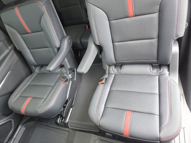 New 2026 Chevrolet Traverse RS w/ LPO, Floor Liner Package AWD/4WD image 33