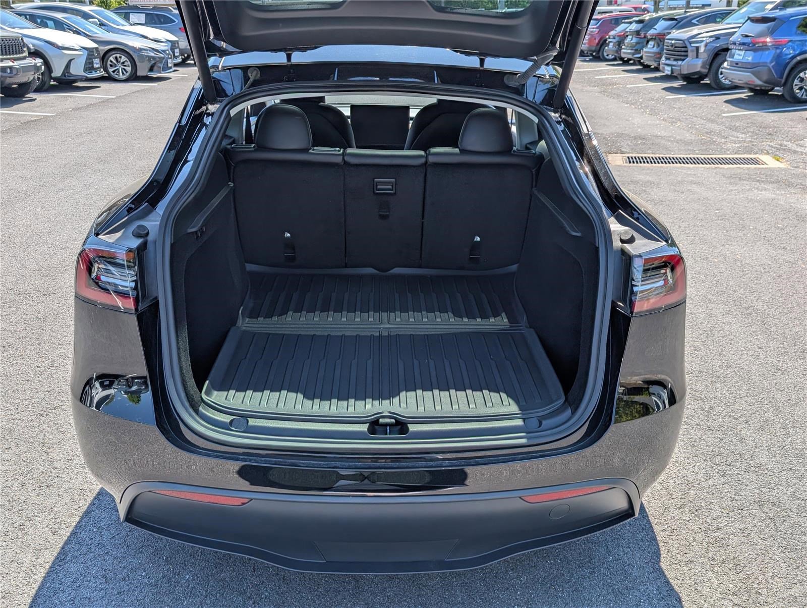 Used 2024 Tesla Model Y Long Range AWD/4WD image 12