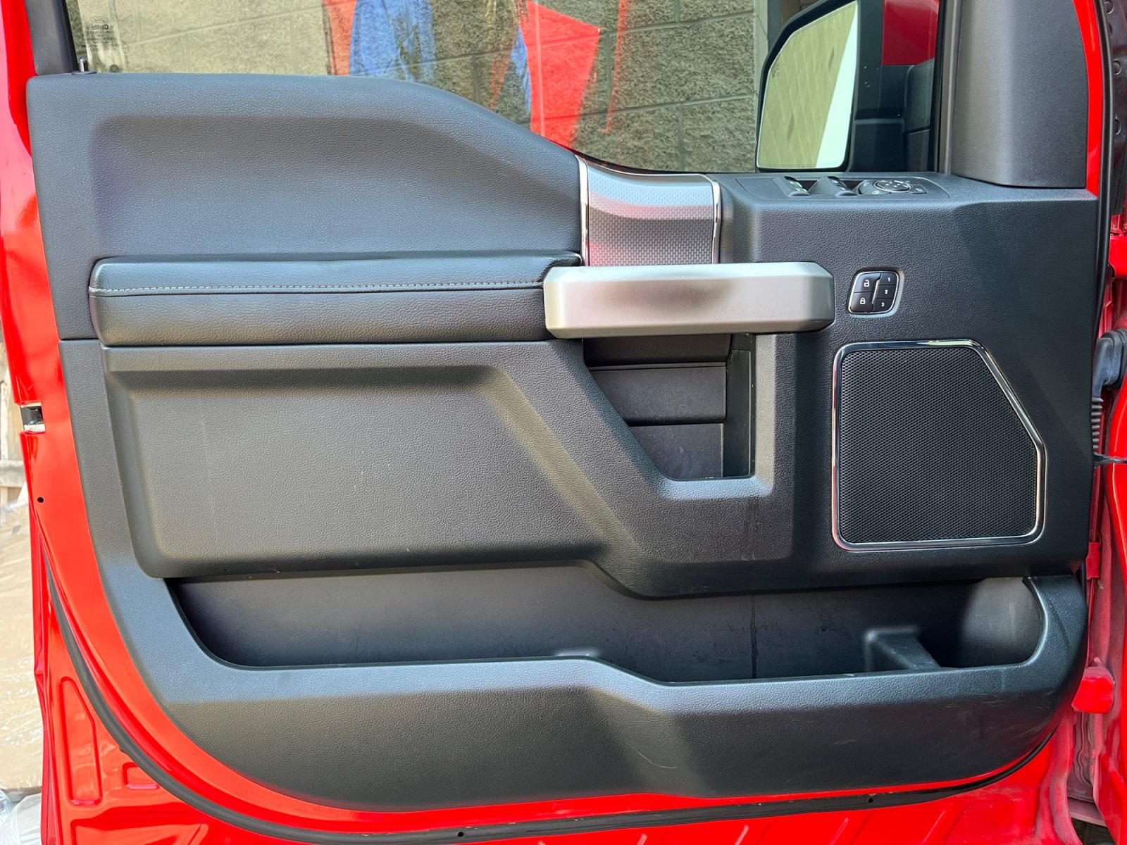 Used 2015 Ford F150 Lariat AWD/4WD image 9