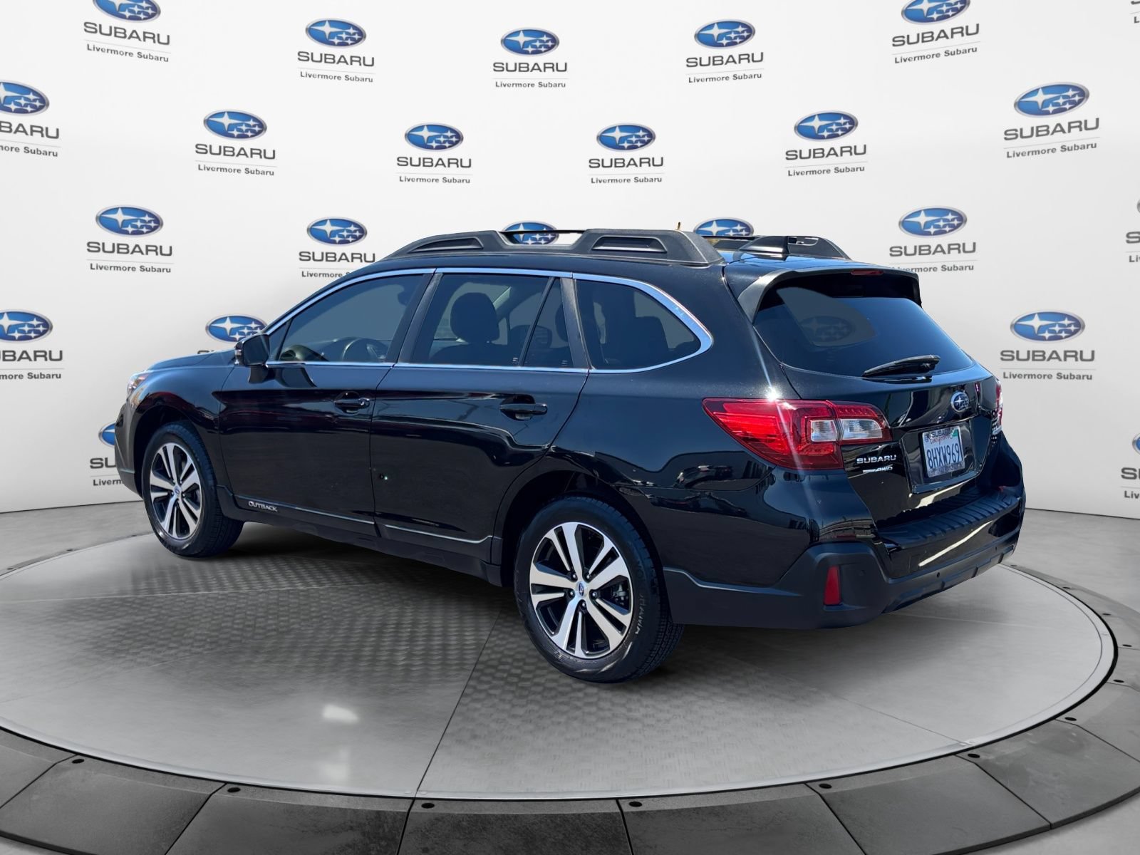 Used 2019 Subaru Outback 2.5i Limited AWD/4WD image 3